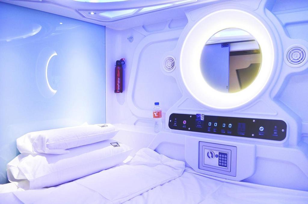Time Capsule Hotel จอร์จทาวน์ ภายนอก รูปภาพ