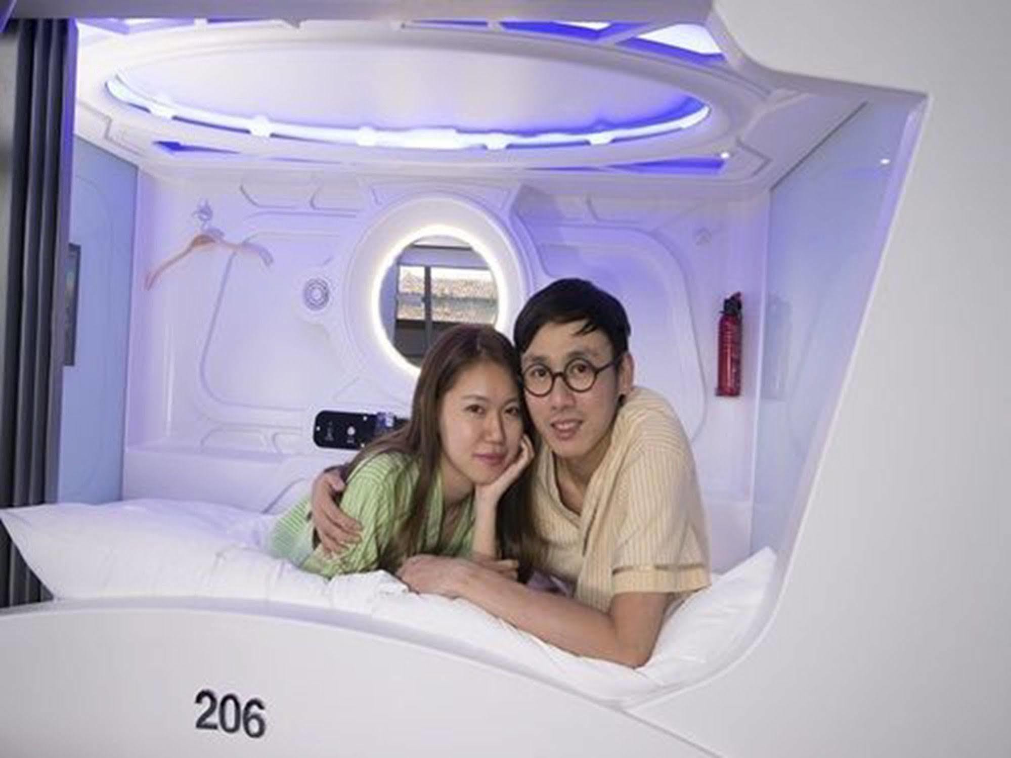 Time Capsule Hotel จอร์จทาวน์ ภายนอก รูปภาพ