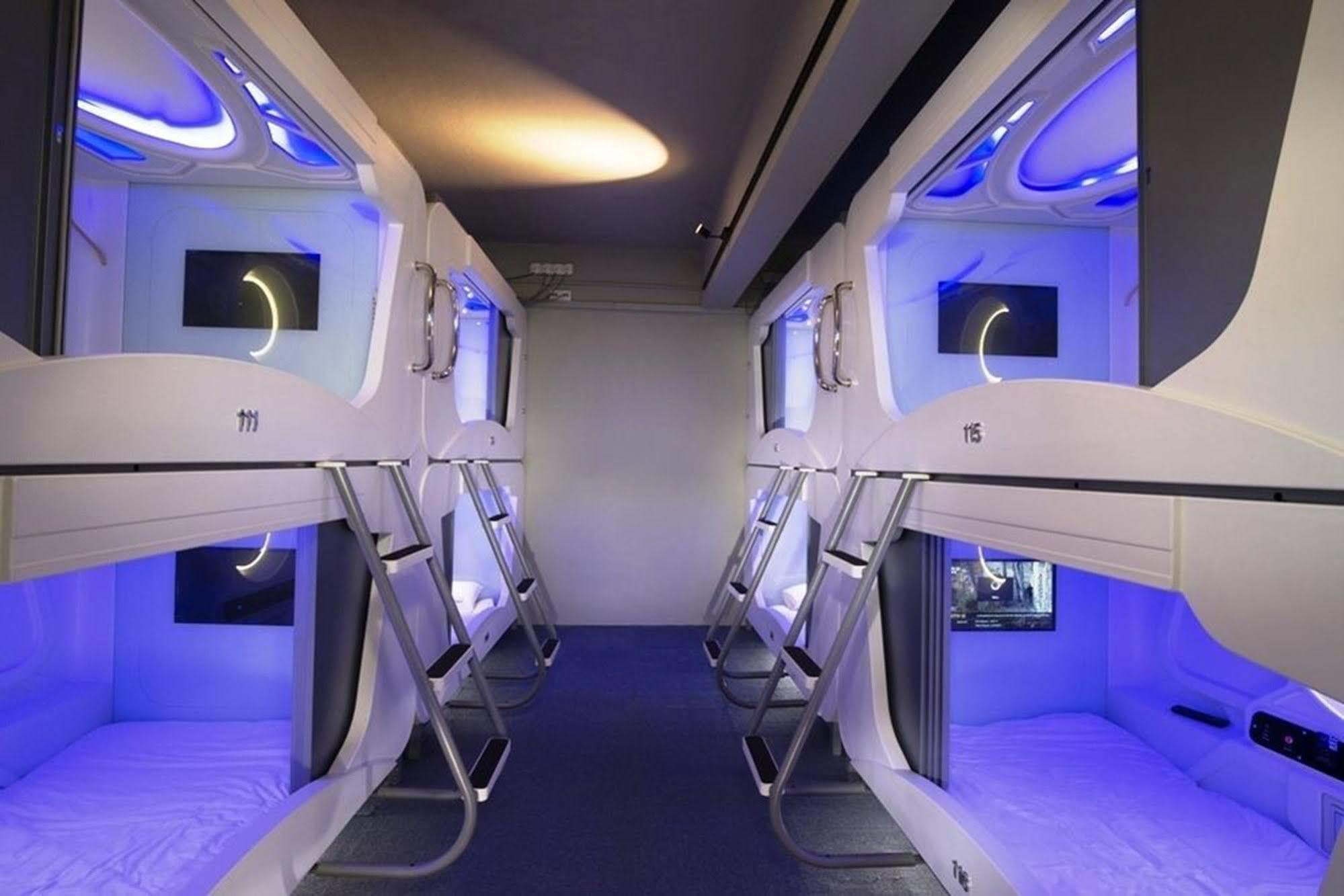 Time Capsule Hotel จอร์จทาวน์ ภายนอก รูปภาพ