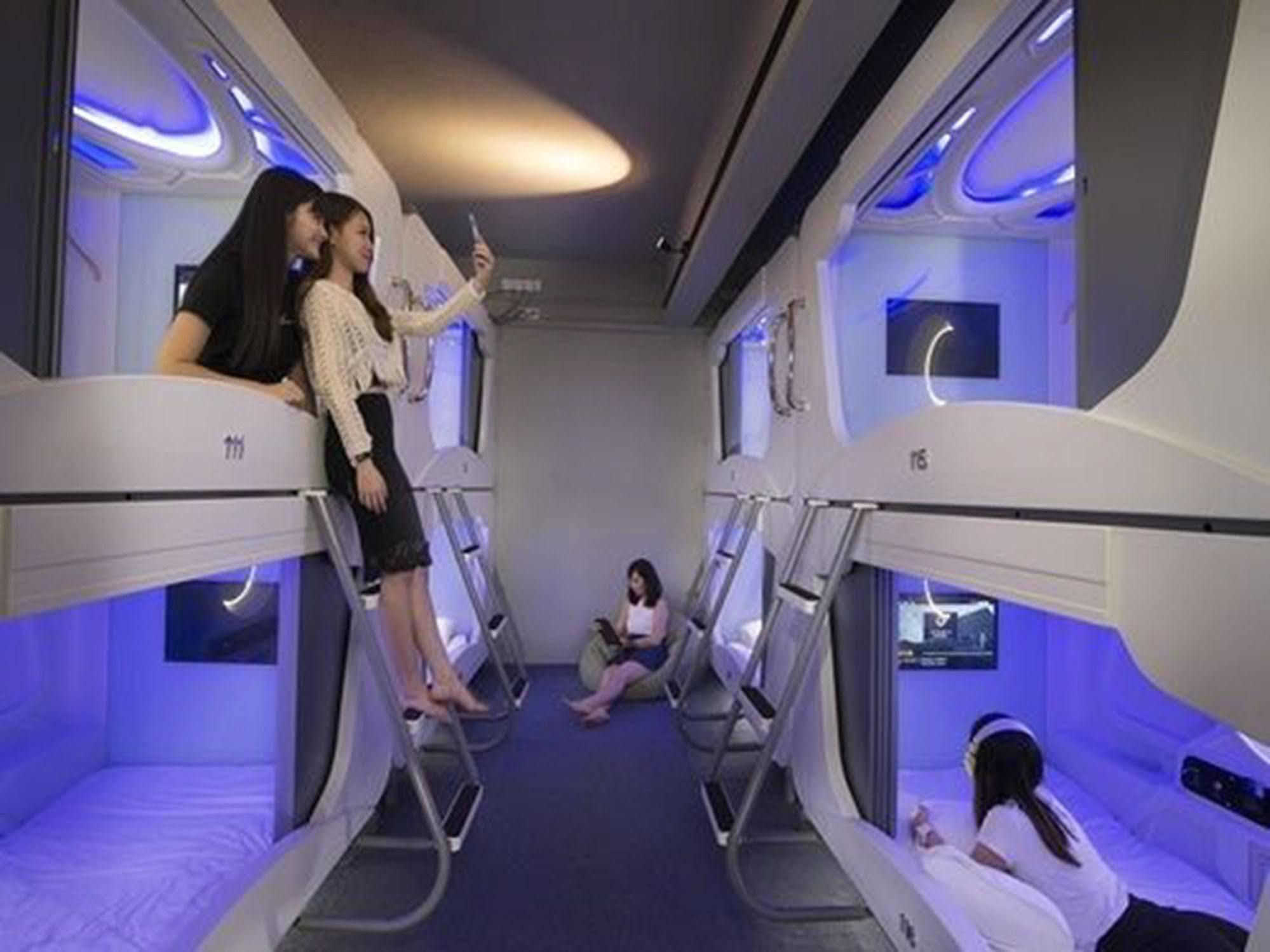 Time Capsule Hotel จอร์จทาวน์ ภายนอก รูปภาพ